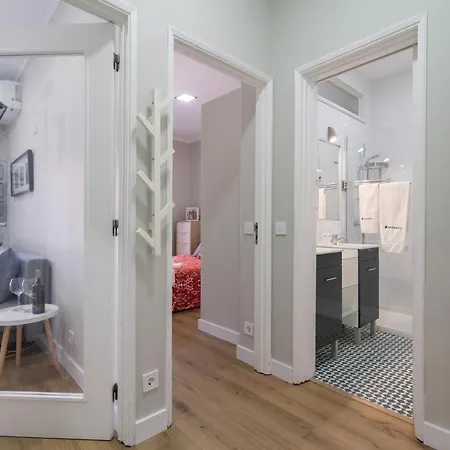 Host Wise - Modern Flats With Stunning Terrace Or Balcony - Location 아파트 포르투