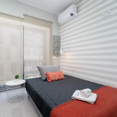 Host Wise - Modern Flats With Stunning Terrace Or Balcony - Location Apartment *