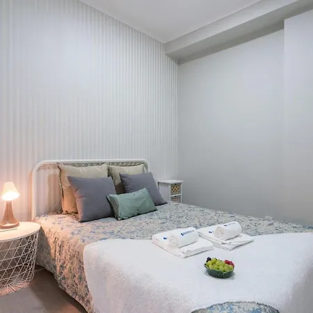 Host Wise - Modern Flats With Stunning Terrace Or Balcony - Location Apartment